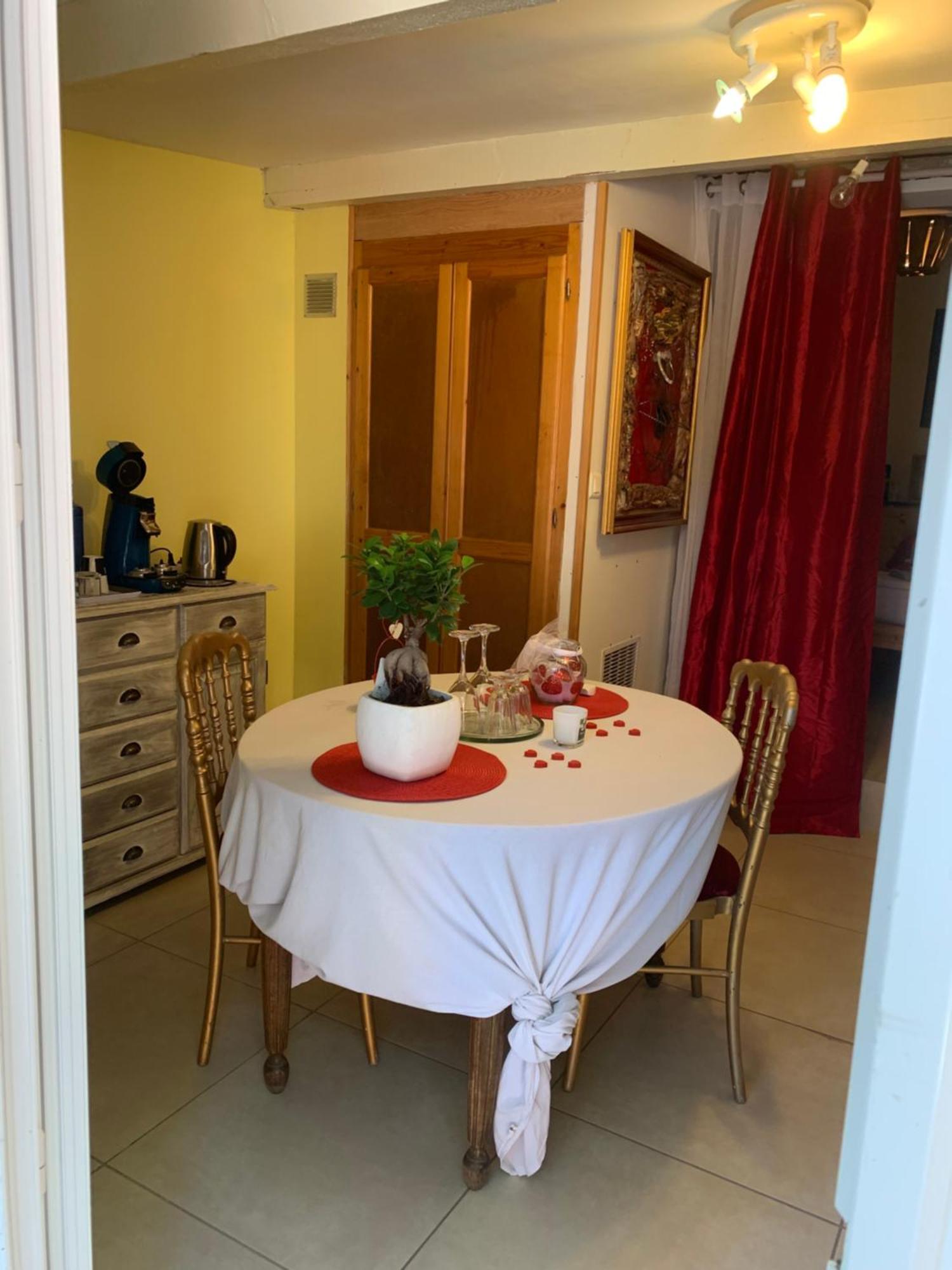 Dependance Privee - Halte Route Apartment Le Thor Exterior photo